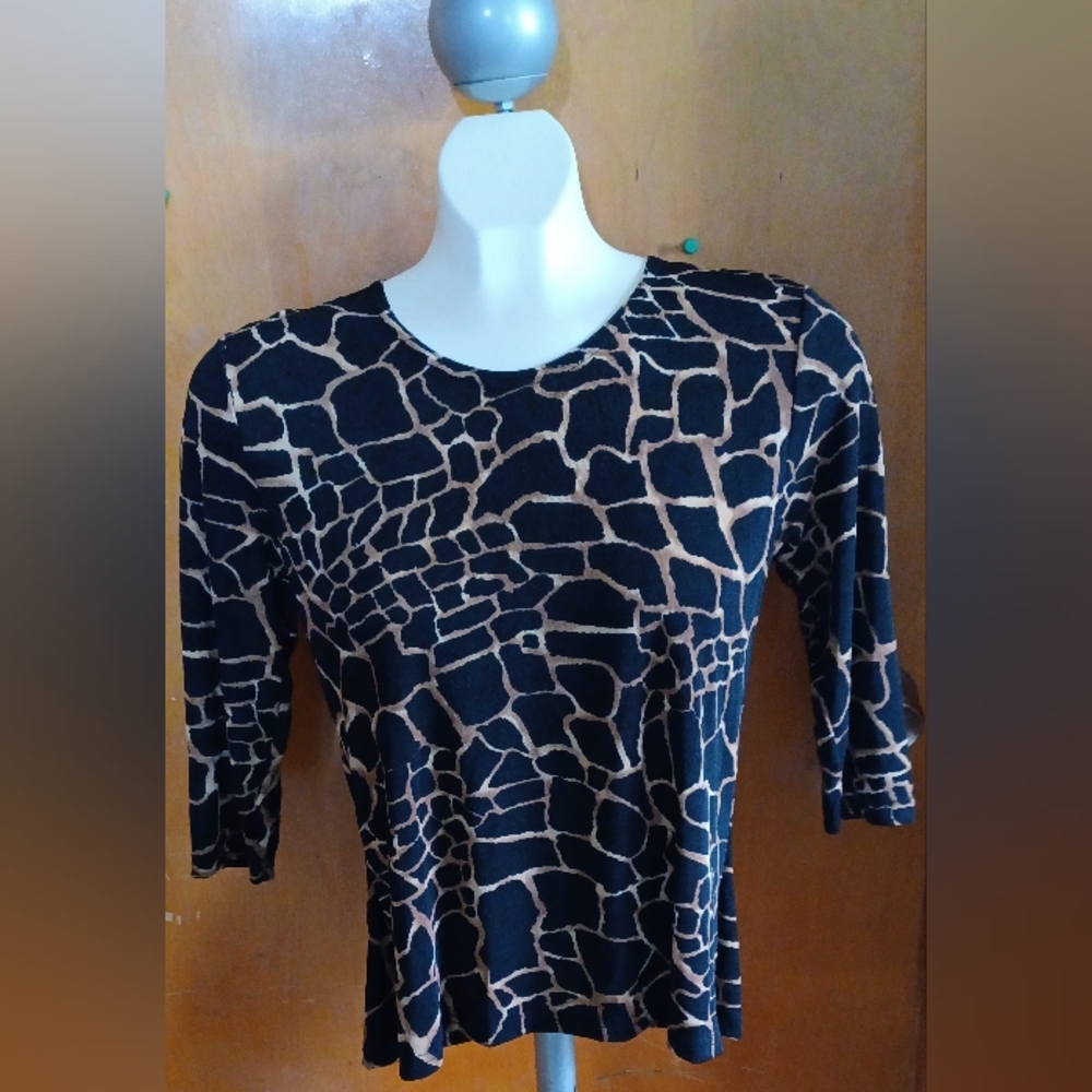 Ladies sz S Animal Print Shirt Top